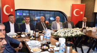 Vali Coşkun, Muhtarlarımızla İftarda Bir Araya Geldi