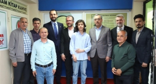 AK Kadrolar Bayramda da Sahada!