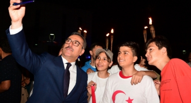 Atatürk’ü Anma, Gençlik ve Spor Bayramı’nda Fener Alayı