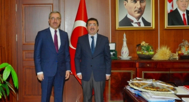 Başkan Güngör’den Bakan Yardımcısı Pakdil’e Ziyaret