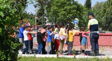 DULKADİROĞLU’NDA İLKÖĞRETİM ÖĞRENCİLERİNE UYGULAMALI TRAFİK EĞİTİMİ