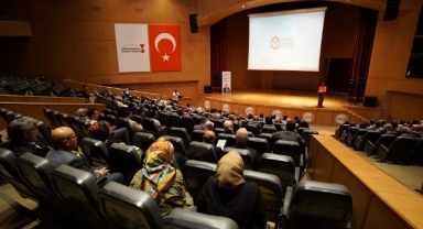 Kahramanmaraş Akademi Yeni Mezunlarını Verdi