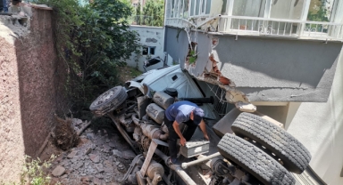 Kahramanmaraş’ta freni patlayan su tankeri dehşet saçtı