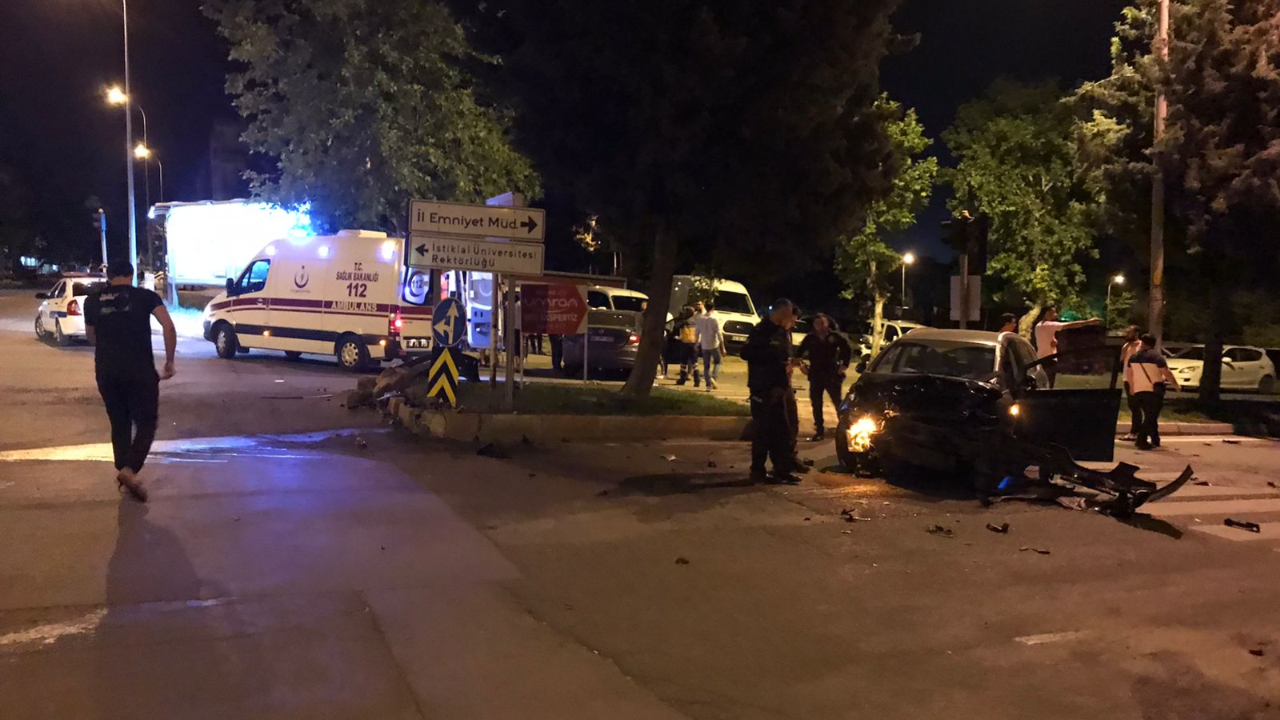 Kahramanmaraş’ta iki otomobil çarpıştı: 2 yaralı