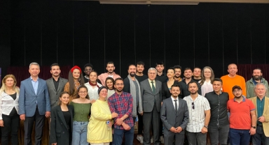”Lütfen Kızımla Evlenir misiniz?” Adlı Tiyatro Oyunu Büyük Beğeni Topladı