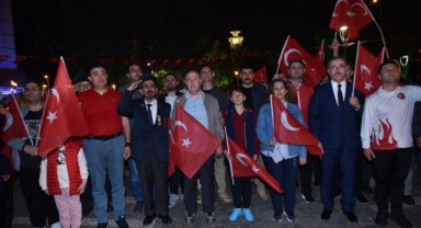 VALİ COŞKUN, 19 MAYIS ATATÜRK’Ü ANMA, GENÇLİK VE SPOR BAYRAMI MÜNASEBETİYLE YAPILAN GENÇLİK YÜRÜYÜŞÜNE KATILDI