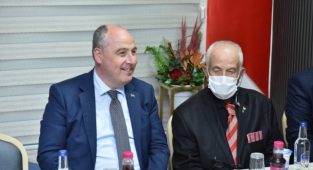 VALİMİZ ÖMER FARUK COŞKUN, HUZUREVİ SAKİNLERİYLE İFTARDA BULUŞTU