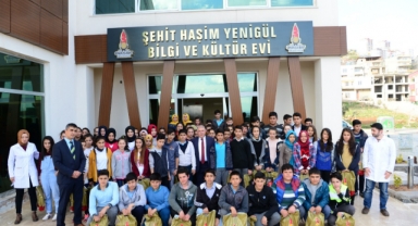 Başkan Mahçiçek; Bilginiz ve özgüveninizle başarılı olacağınıza inanıyorum