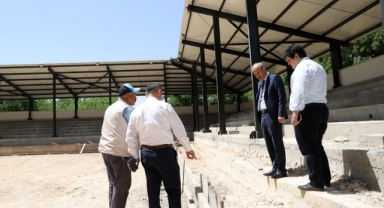 DULKADİROĞLU BELEDİYESİ DEREKÖY GÜREŞ SAHASI’NI YENİLEDİ