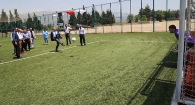 Kahramanmaraş’ın en büyük halı sahası DSİ 20. Bölge Müdürlüğü’nde açıldı