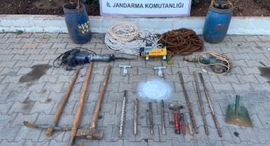 Kahramanmaraş’ta bombacı defineciler suçüstü yakalandı