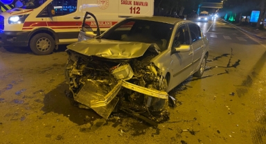 -Kahramanmaraş’ta hafif ticari araç ile otomobille çarpıştı