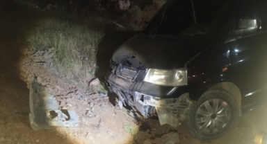 Kahramanmaraş’ta hafif ticari araç toprak zemine çarptı: 6 yaralı