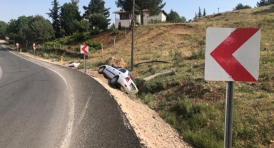 Kahramanmaraş’ta otomobil devrildi: 2 yaralı