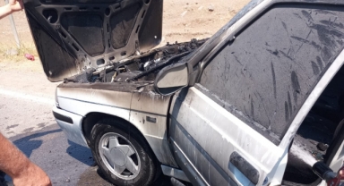 -Kahramanmaraş’ta seyir halindeki otomobil alev aldı