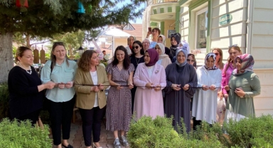 KURSİYERLERİN YAPTIĞI EL EMEĞİ, GÖZ NURU ÜRÜNLER SERGİLENDİ!