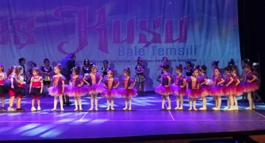 MİNİK BALERİNLERİN GÖSTERİSİ BÜYÜLEDİ