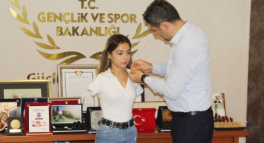 SEVİLAY ÖZTÜRK PARA YÜZMEDE DÜNYA 2.Sİ OLDU