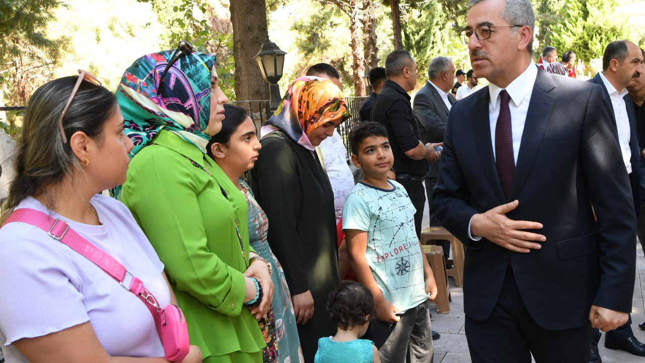 15 Temmuz Demokrasi ve Milli Birlik Günü’nde Şehitlik Ziyaret Edildi