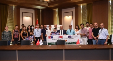 Başkan Mahçiçek, Romanya ve Makedonyalı öğrencilere EXPO 2023’ü anlattı