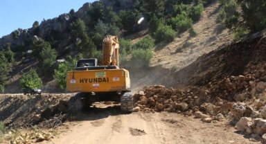 Büyükşehir’den Maksutlu’da Yol Çalışması