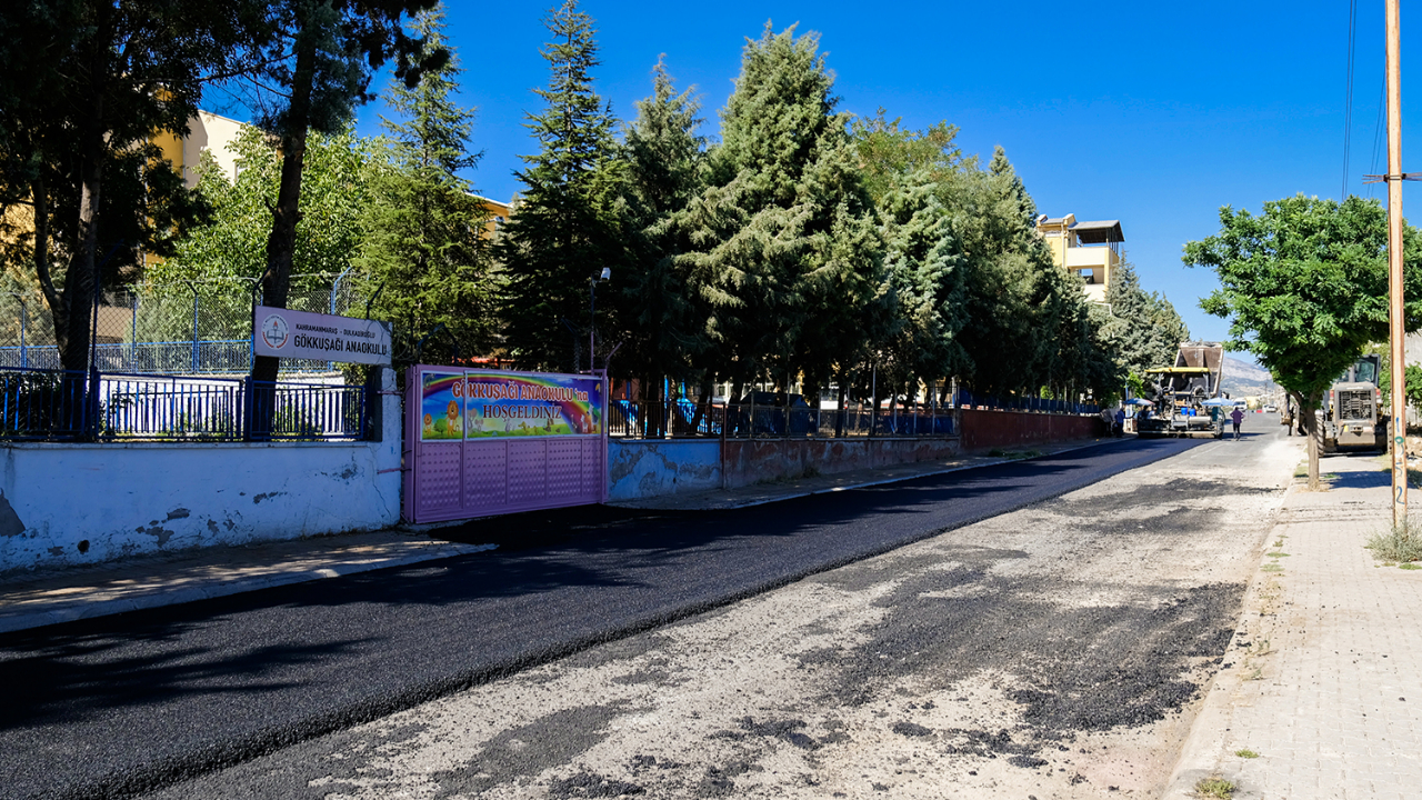 DULKADİROĞLU’NDAN KARAZİYARET MAHALLESİNDE ASFALT ÇALIŞMASI