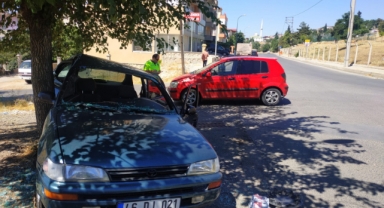 Kahramanmaraş’ta iki otomobil çarpıştı: 3 yaralı
