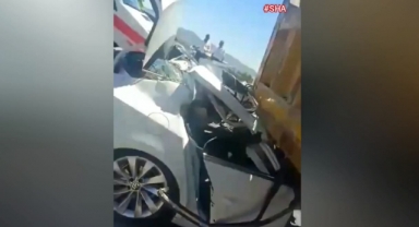 Kahramanmaraş’ta otomobil kamyona arkadan çarptı: 3 yaralı