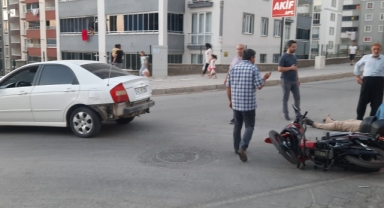 Otomobil ile motosiklet çarpıştı: 1 yaralı