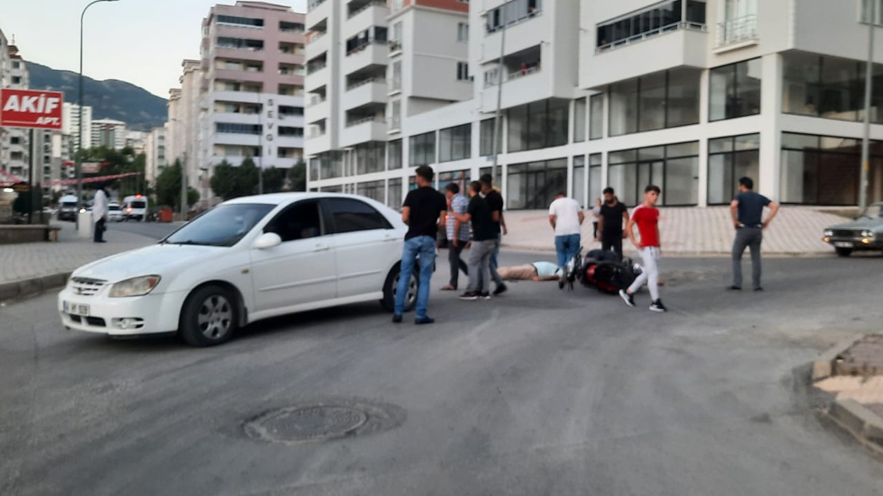 Otomobil ile motosiklet çarpıştı: 1 yaralı