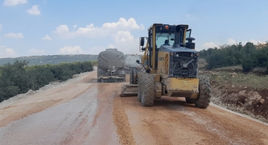 Pazarcık’ta Mahalle ve Oba Yollarının Standardı Artırılıyor