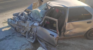 Afşin’de kamyon ile otomobil çarpıştı: 3 yaralı