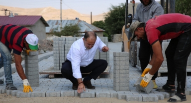 Afşin Koçovası Mahallesi’nde yol çalışmaları hız kesmeden devam ediyor