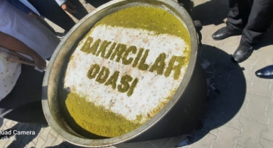 Atlı; Geleneksel Aşure kazanlarını esnaflar için kurdu