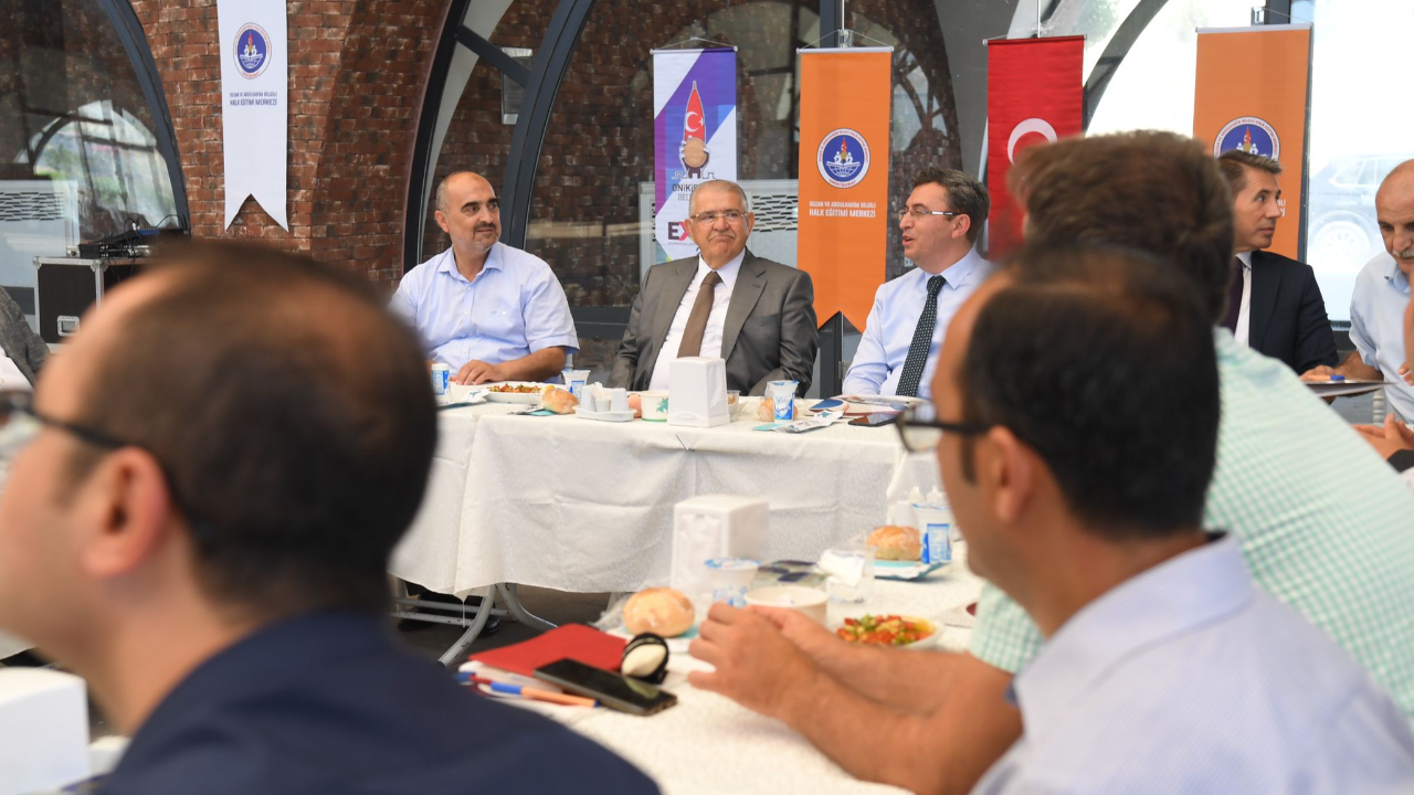 Başkan Mahçiçek, Hayat Boyu Öğrenme Komisyonu toplantısına katıldı