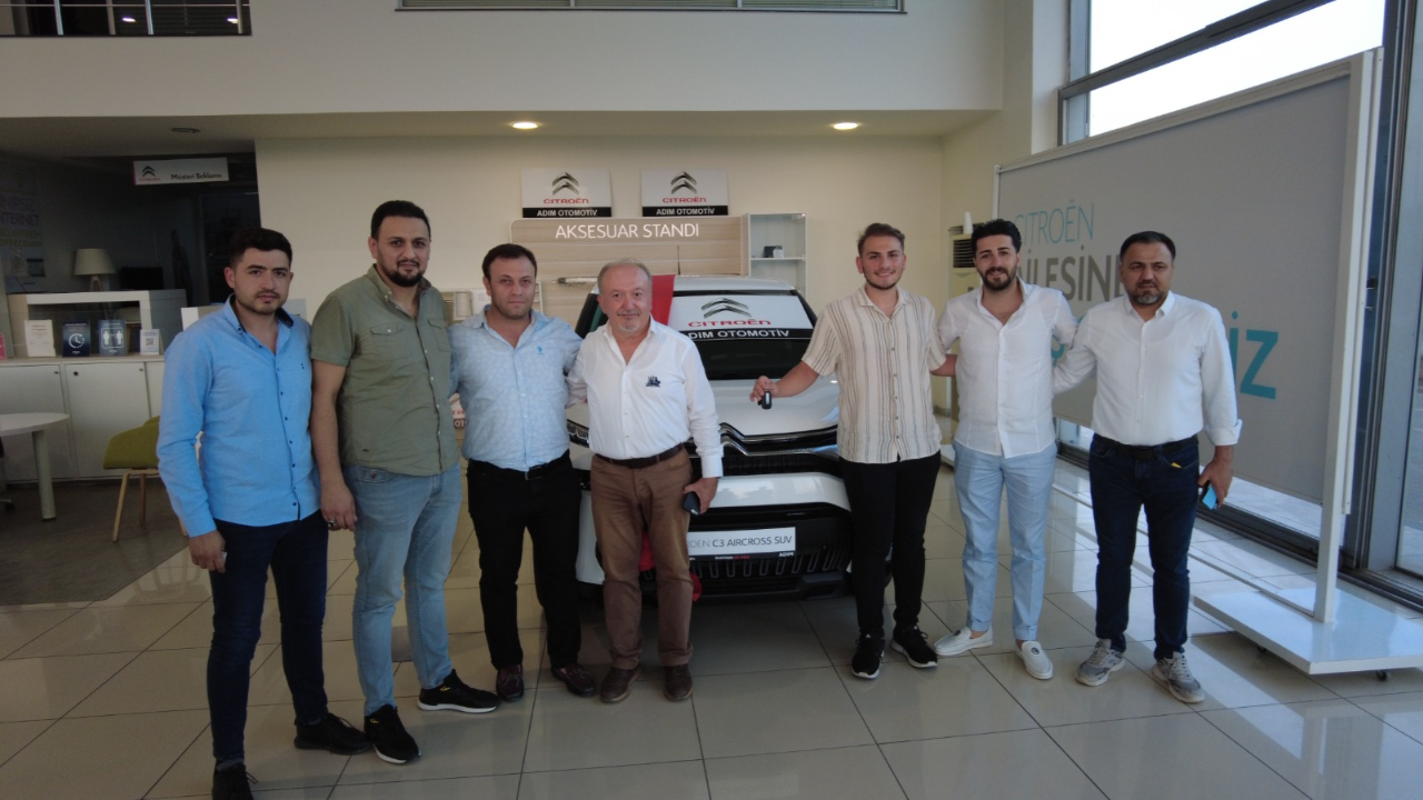 Elbistan Festivali’nin talihlisi ‘0’ kilometre otomobilini teslim aldı