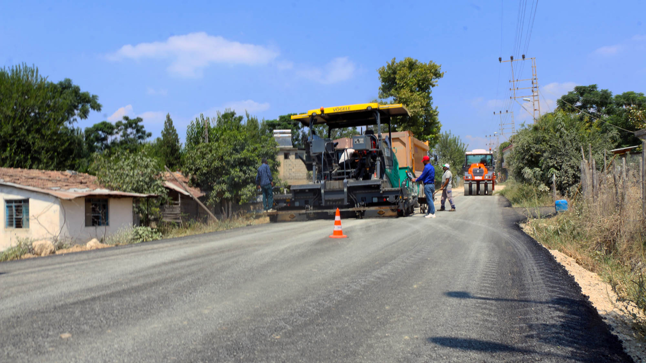 Erenler Grup Yolu’nda Asfalt Çalışmaları Sürüyor