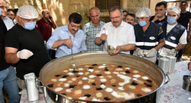 GÖKSUN BELEDİYESİNDEN AŞURE İKRAMI