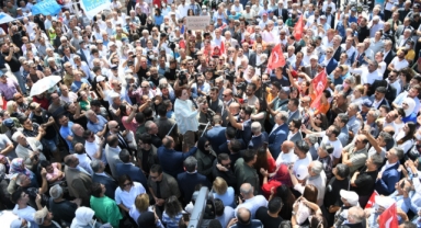 İYİ Parti Genel Başkanı Meral Akşener, esnaf ziyareti için gittiği Aksaray’da konuştu.