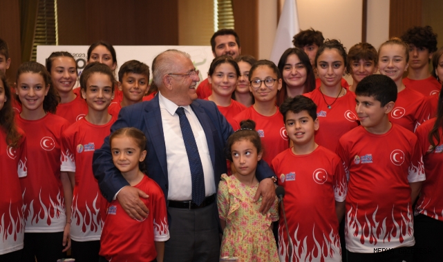 Masa Tenisi Yıldız-Genç Milli Takımı’ndan Başkan Mahçiçek’e teşekkür ziyareti