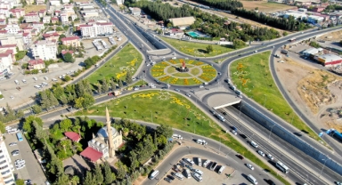 Mevsimlik Çiçeklerle Şehir Renklendi