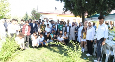Onikişubat Belediyesi’nden Sevgi Evleri’ndeki çocuklara anlamlı aşure ikramı