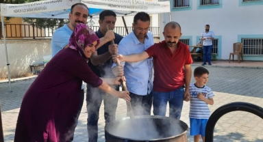 Pazarcık İlçe Sağlık Müdürlüğü’nden aşure ikramı