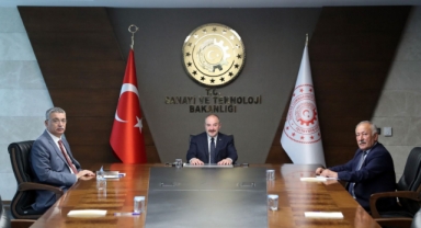 BAŞKAN GÜVENÇ BAKAN VARANK’I KAHRAMANMARAŞ’A DAVET ETTİ