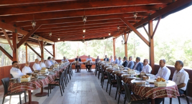 BAŞKAN OKAY, ESNAF VE SANATKARLAR ODA BAŞKANLARIYLA BİR ARAYA GELDİ