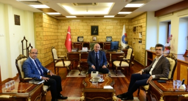 Cumhurbaşkanlığı Güvenlik ve Dış Politikalar Kurulu Üyesi Prof. Dr. Mehmet Akif Kireçci’den Rektör Yasım’a Ziyaret