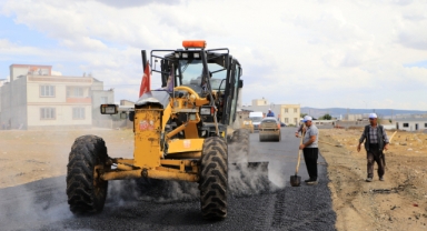 DULKADİROĞLU’NDAN KANUNİ MAHALLESİNDE ASFALT ÇALIŞMASI