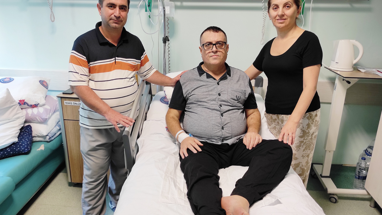 İNGİLTERE'DE YAŞAYAN HASTA “TÜRK DOKTORLARA GÜVENİYORUM” DİYEREK KSÜ TIP FAKÜLTESİ HASTANESİNDE AMELİYAT OLDU