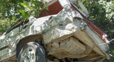 Kahramanmaraş’ta otomobil ağaca çarptı: 4 yaralı