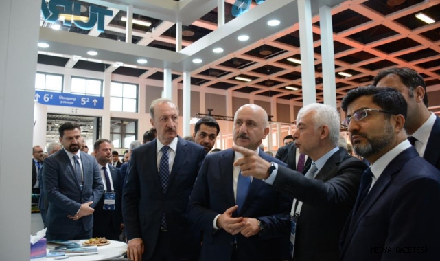 ULAŞTIRMA VE ALTYAPI BAKANI KARAİSMAİLOĞLU, INNOTRANS 2022’YE KATILDI